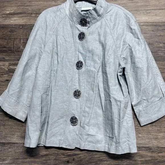 Chico's Cream Coat Blazer with Relaxed Silhouette and Three-Quarter Sleeves - Picture 1 of 10